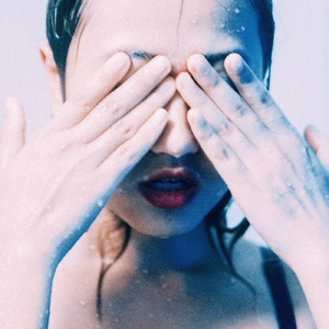 被❌水好多18久久久爽
