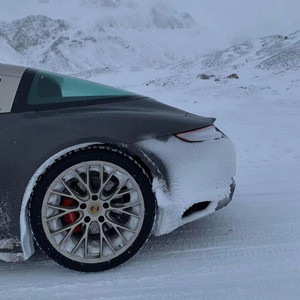 被❌水好多18久久久爽
